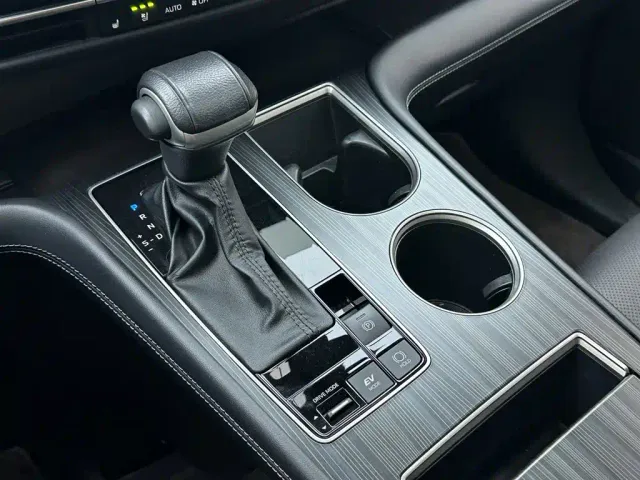 Toyota Sienna — Фото автомобиля 16