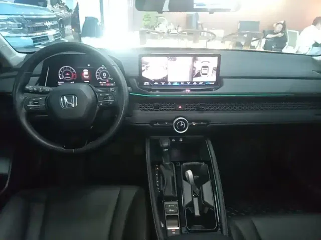 Honda Accord — Фото автомобиля 9