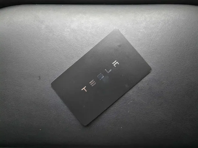 Tesla Model Y — Фото автомобиля 19
