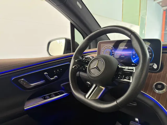 Mercedes-Benz EQE SUV — Фото автомобиля 12
