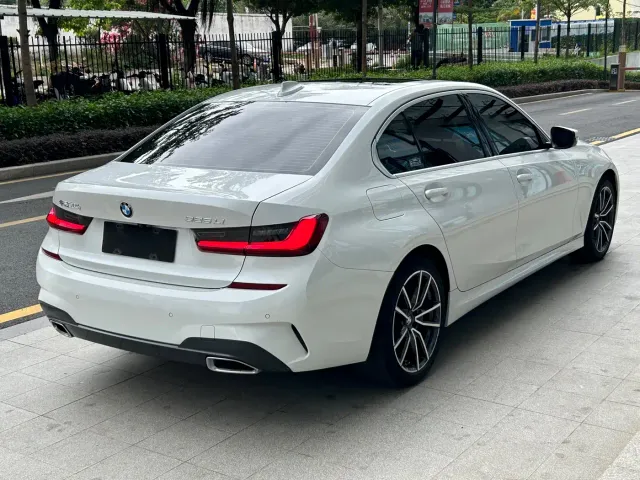 BMW 3 Series — Фото автомобиля 11