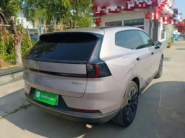 Volvo XC70 Plug-in Hybrid — Фото автомобиля 6