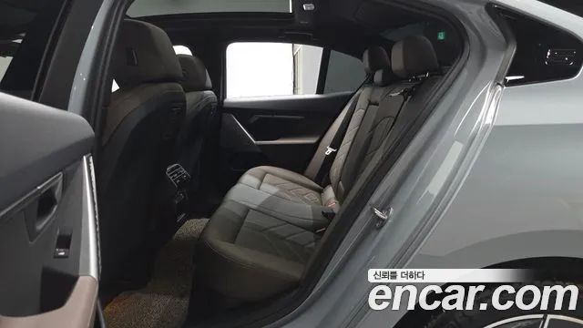 BMW 5 Series G60 — Фото автомобиля 12