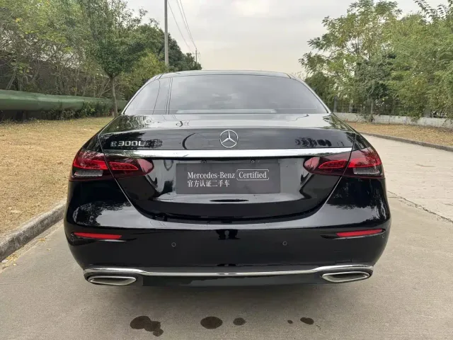 Mercedes-Benz E-Class — Фото автомобиля 22