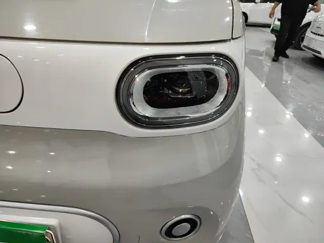 Wuling Hongguang Mini EV — Фото автомобиля 23