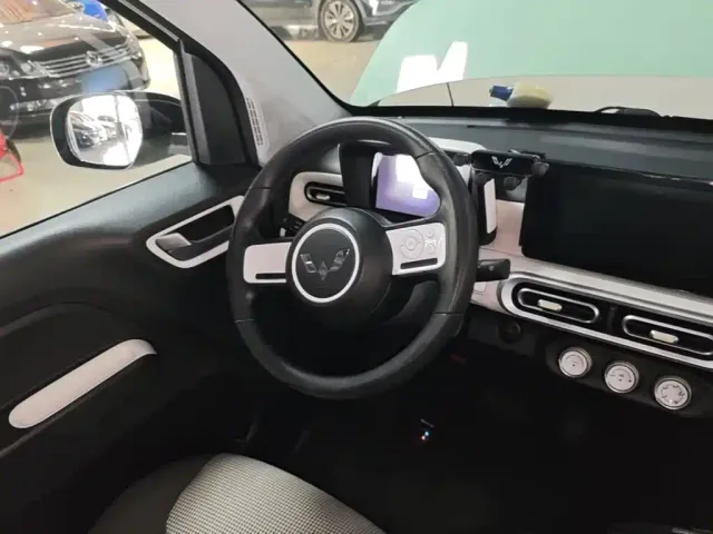 Wuling Hongguang Mini EV — Фото автомобиля 10