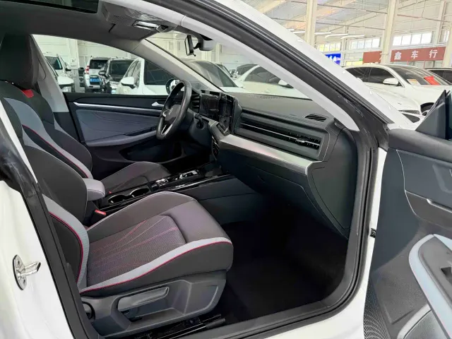 Volkswagen Lamando — Фото автомобиля 17