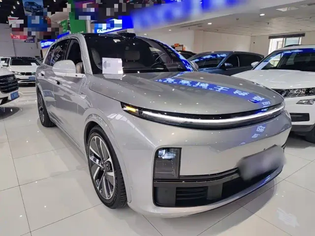 Li Auto L7 — Фото автомобиля 3