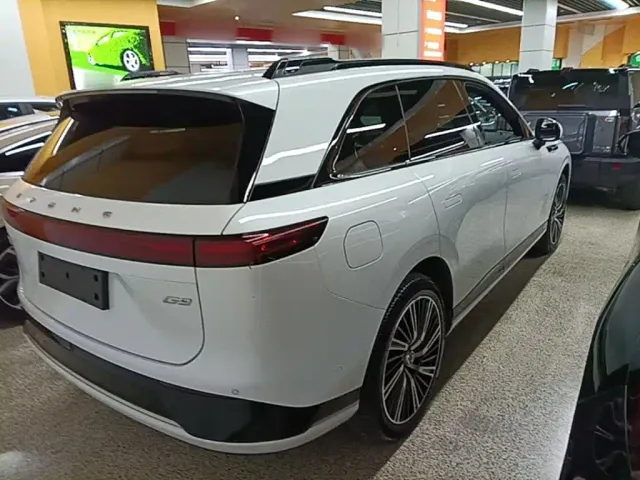 Xpeng G9 — Фото автомобиля 6