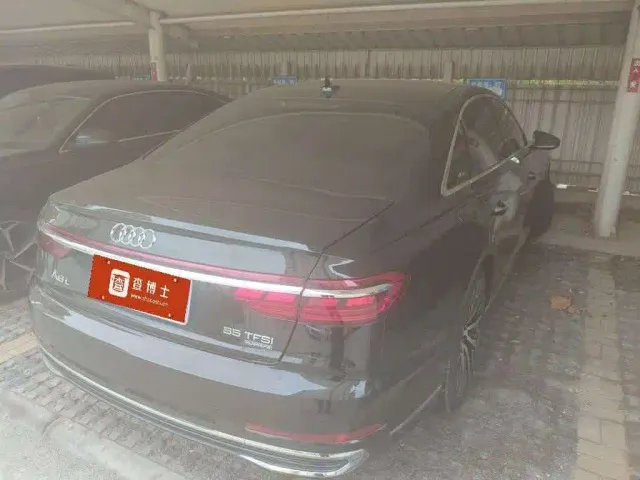 Audi A8 — Фото автомобиля 4
