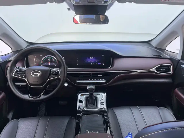 GAC Trumpchi M6 — Фото автомобиля 9