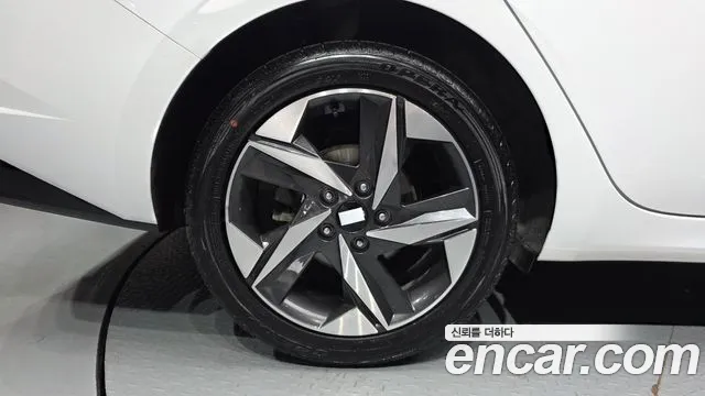 Hyundai AVANTE Avante (CN7) — Фото автомобиля 5