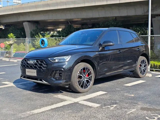 Фотография автомобиля — Audi Q5L