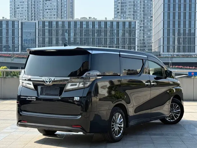 Toyota Vellfire — Фото автомобиля 18
