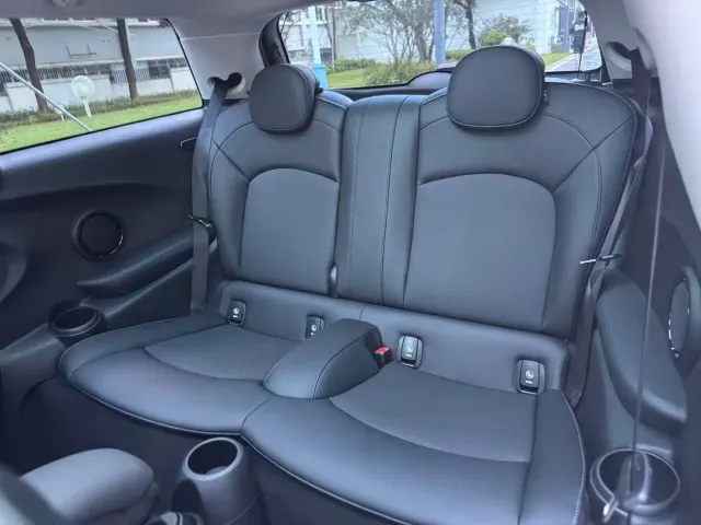 MINI Hatch — Фото автомобиля 13