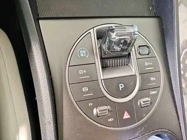 BYD Seal 05 DM-i — Фото автомобиля 13