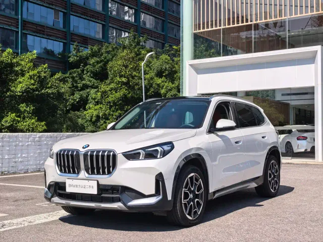 Фотография автомобиля — BMW X1