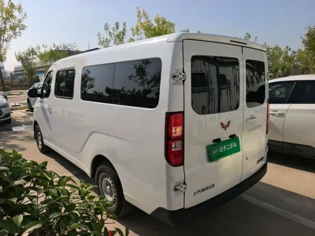 Wuling Yangguang — Фото автомобиля 4