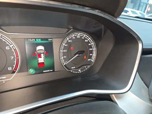 Geely Binyue — Фото автомобиля 11