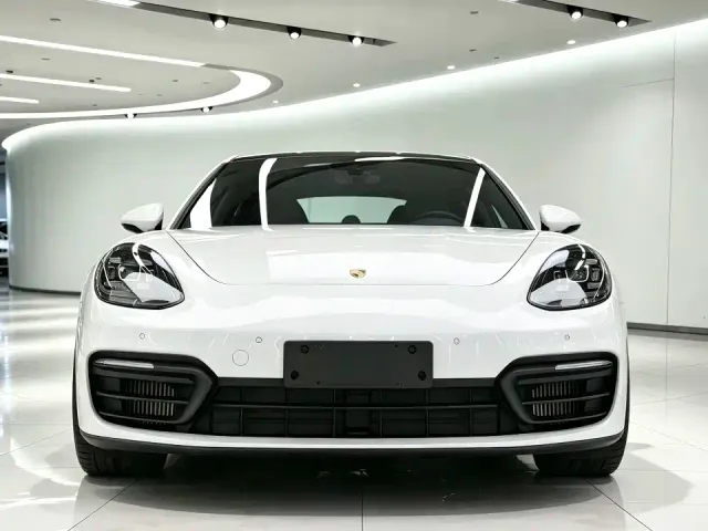 Porsche Panamera — Фото автомобиля 2