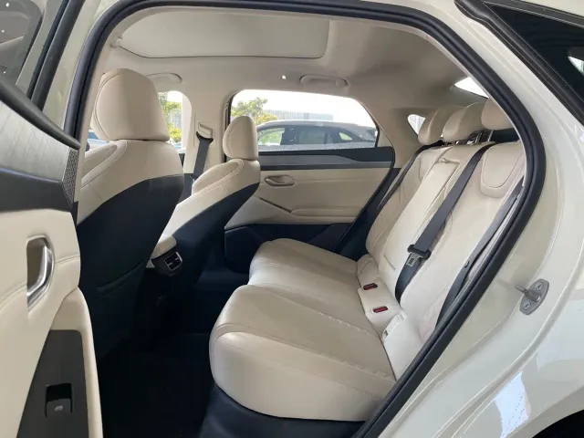 BYD Qin L — Фото автомобиля 10