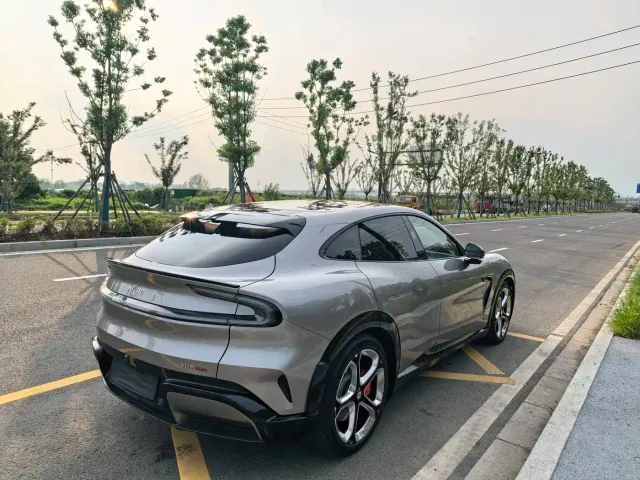 Xiaomi YU7 — Фото автомобиля 6