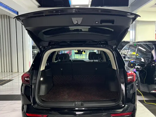 Buick Envision Plus — Фото автомобиля 18
