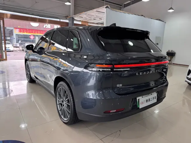 Leapmotor C10 — Фото автомобиля 5