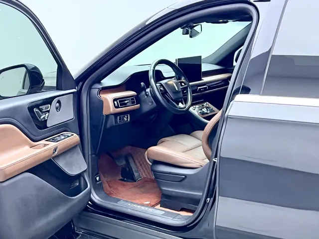 Lincoln Aviator — Фото автомобиля 8
