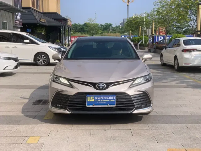 Toyota Camry — Фото автомобиля 2