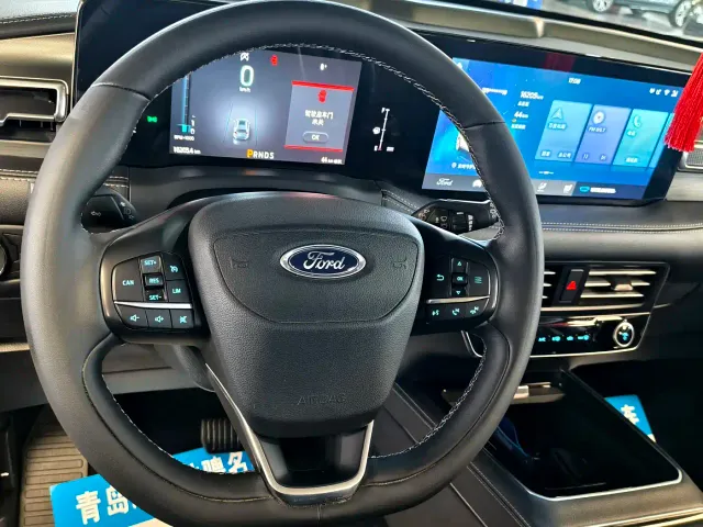 Ford Edge — Фото автомобиля 16