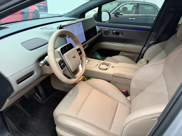 Li Auto i6 — Фото автомобиля 11