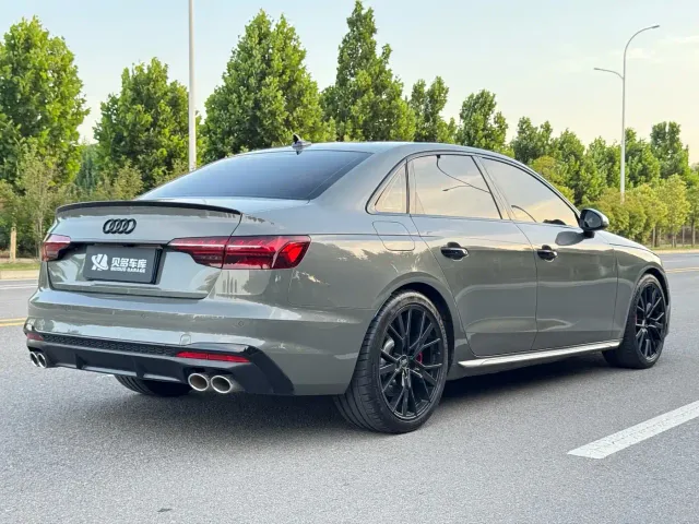 Audi S4 — Фото автомобиля 4
