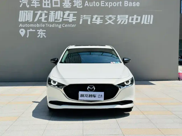 Mazda Axela — Фото автомобиля 2