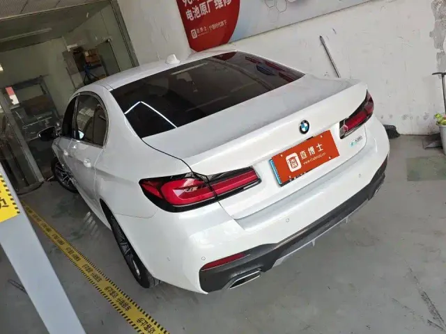 BMW 5 Series — Фото автомобиля 4