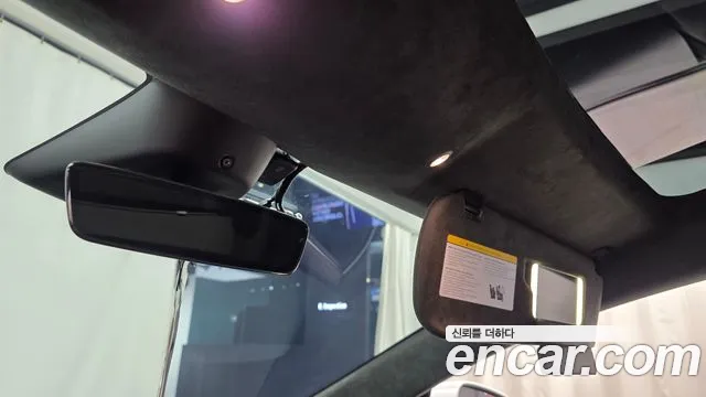Tesla Model S — Фото автомобиля 28