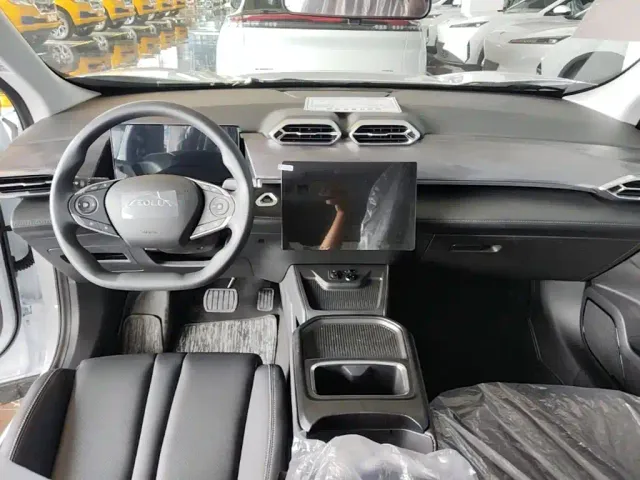 Dongfeng SKY EV01 — Фото автомобиля 9