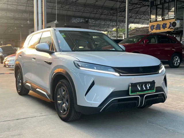 BYD Yuan UP — Фото автомобиля 3