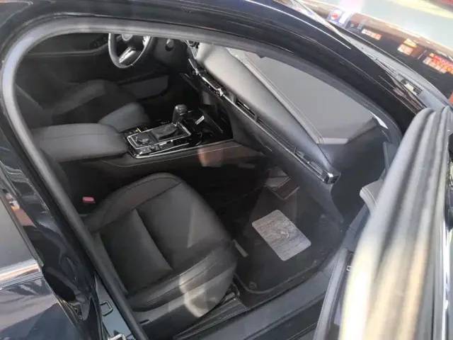Mazda CX-30 — Фото автомобиля 8