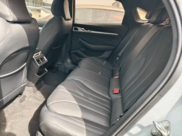 Geely Xingrui — Фото автомобиля 10
