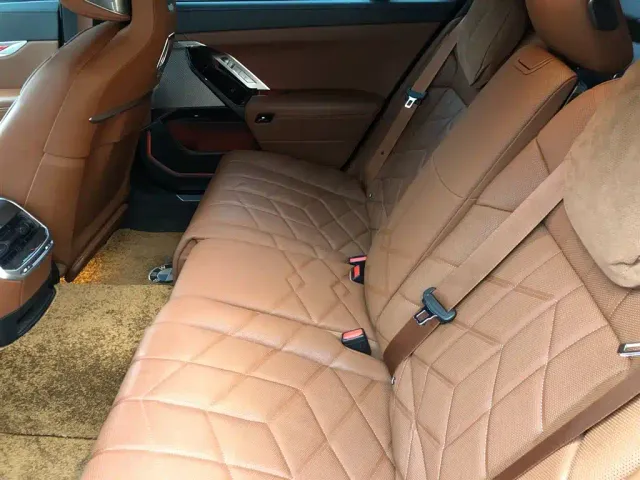 BMW 7 Series — Фото автомобиля 9