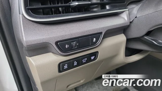 Kia Carnival Generation 4 — Фото автомобиля 28