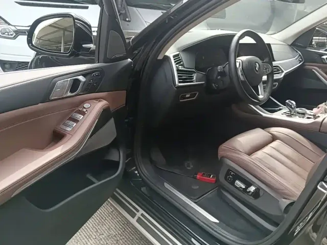 BMW X7 — Фото автомобиля 15