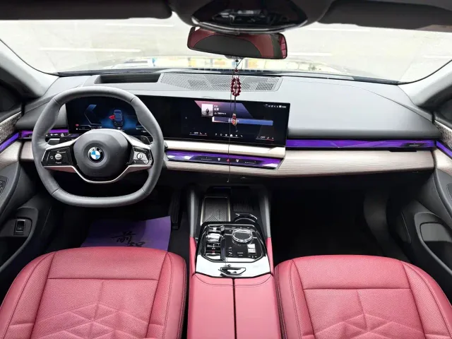 BMW 5 Series — Фото автомобиля 5