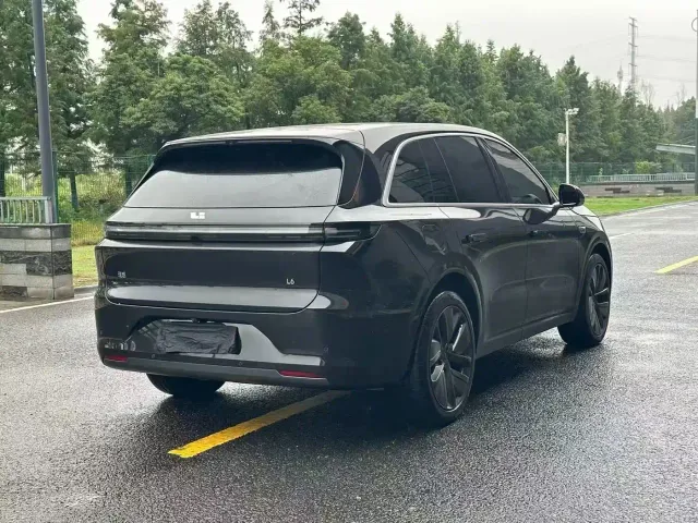 Li Auto L6 — Фото автомобиля 7