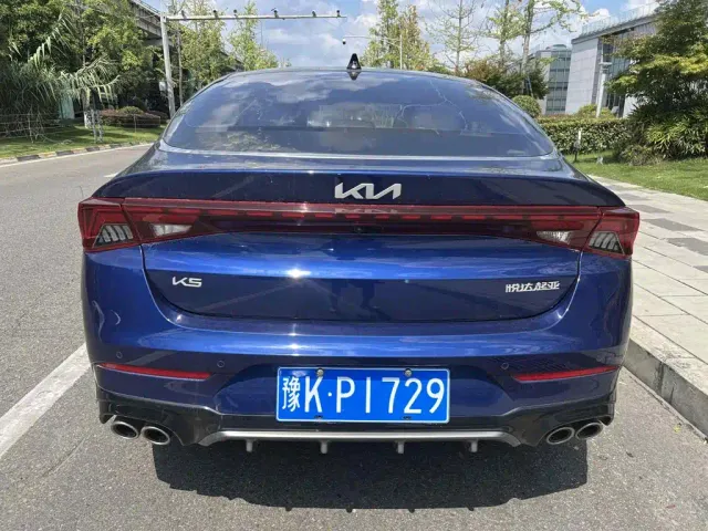 Kia K5 — Фото автомобиля 5