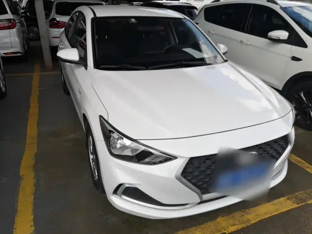 Hyundai Elantra — Фото автомобиля 3