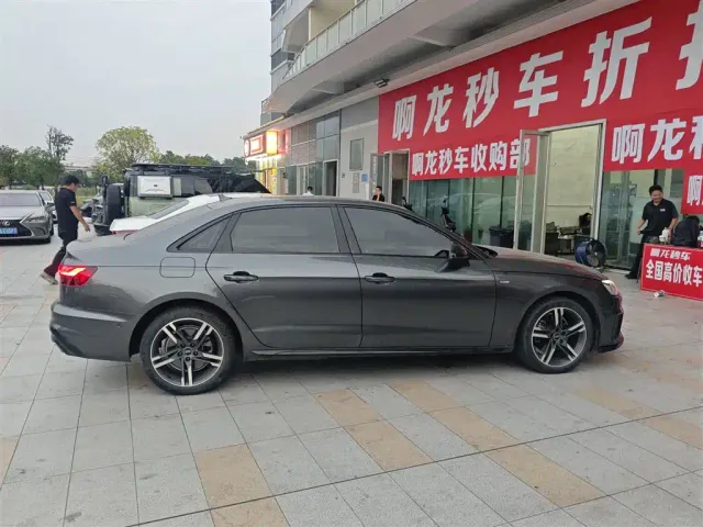 Audi A4L — Фото автомобиля 5