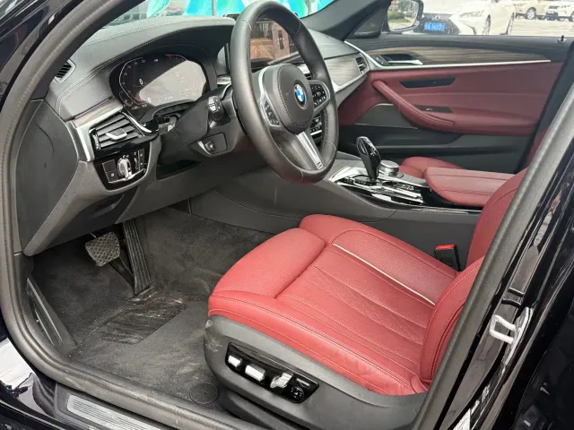 BMW 5 Series — Фото автомобиля 11
