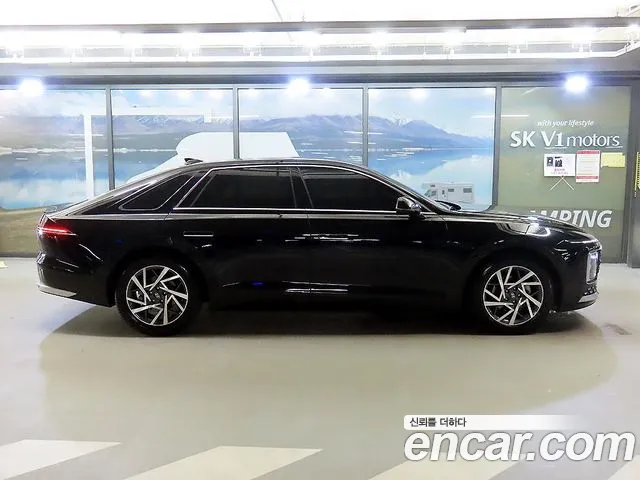 Hyundai Grandeur GN7 — Фото автомобиля 3